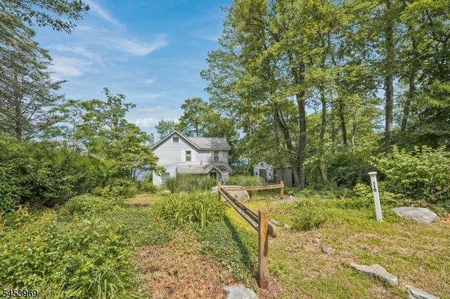 116 E Shore Culver Rd, Frankford Twp., NJ 07826
