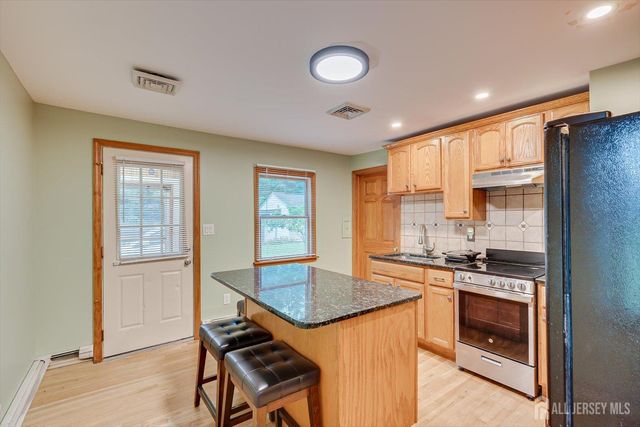 122 Cortelyous Lane, Franklin, NJ 08873
