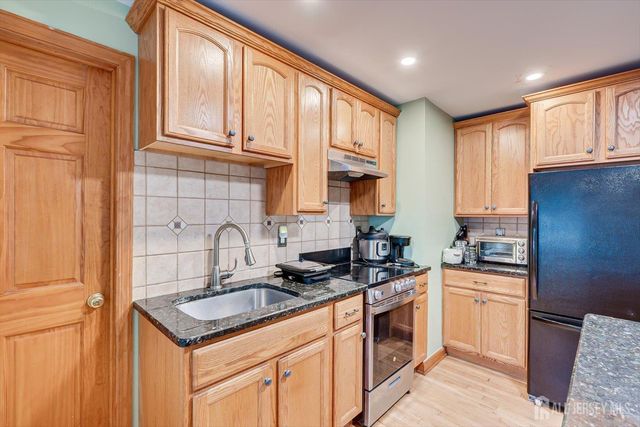 122 Cortelyous Lane, Franklin, NJ 08873