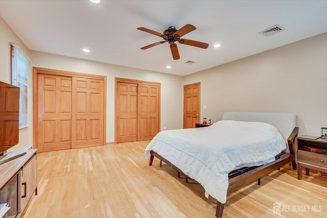 122 Cortelyous Lane, Franklin, NJ 08873
