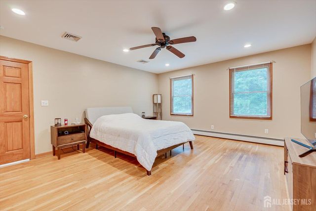 122 Cortelyous Lane, Franklin, NJ 08873