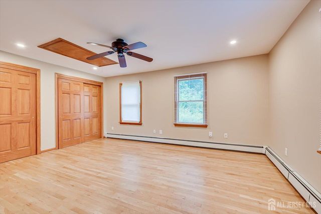122 Cortelyous Lane, Franklin, NJ 08873
