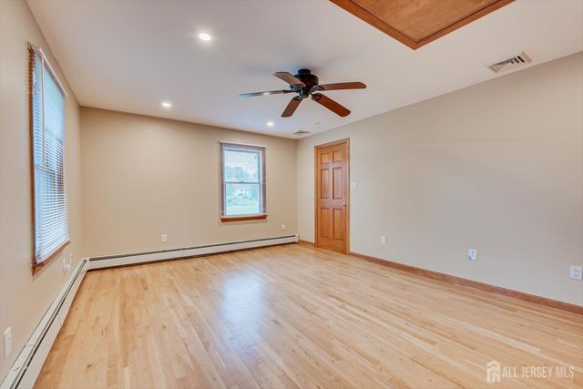 122 Cortelyous Lane, Franklin, NJ 08873