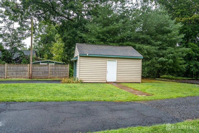 122 Cortelyous Lane, Franklin, NJ 08873