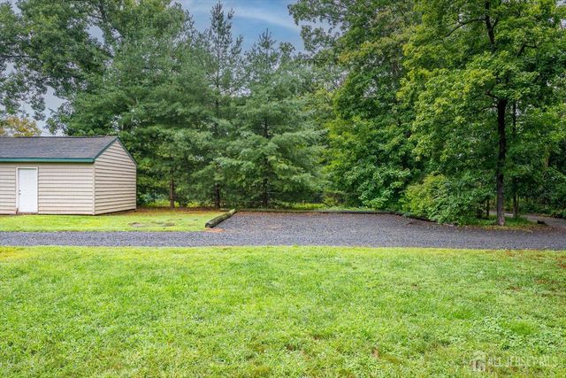 122 Cortelyous Lane, Franklin, NJ 08873