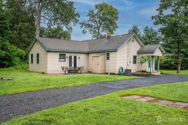 122 Cortelyous Lane, Franklin, NJ 08873