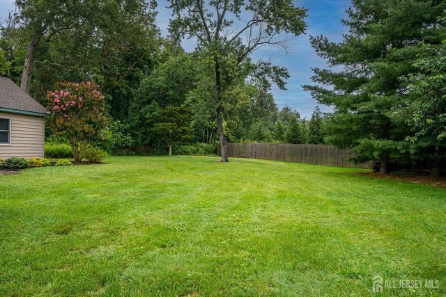 122 Cortelyous Lane, Franklin, NJ 08873