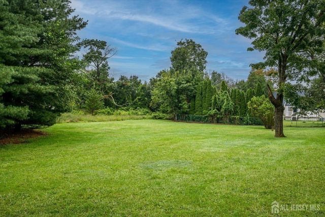 122 Cortelyous Lane, Franklin, NJ 08873