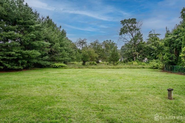 122 Cortelyous Lane, Franklin, NJ 08873