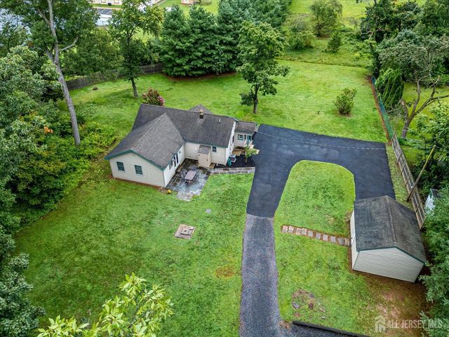 122 Cortelyous Lane, Franklin, NJ 08873