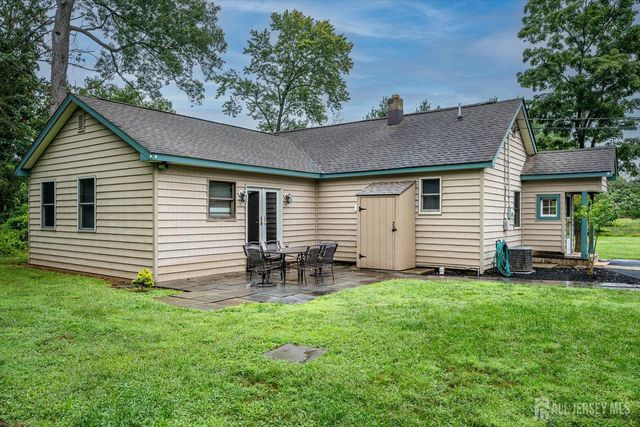 122 Cortelyous Lane, Franklin, NJ 08873