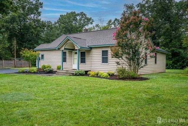 122 Cortelyous Lane, Franklin, NJ 08873