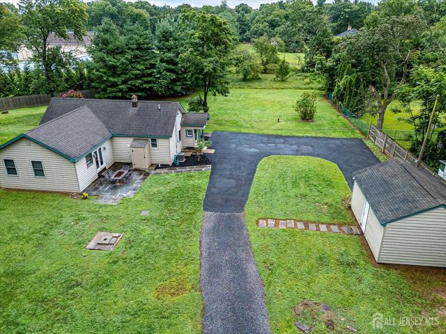 122 Cortelyous Lane, Franklin, NJ 08873