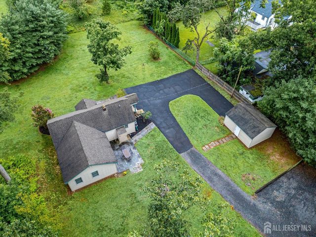 122 Cortelyous Lane, Franklin, NJ 08873