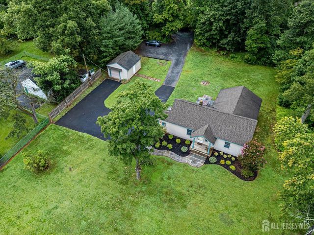 122 Cortelyous Lane, Franklin, NJ 08873