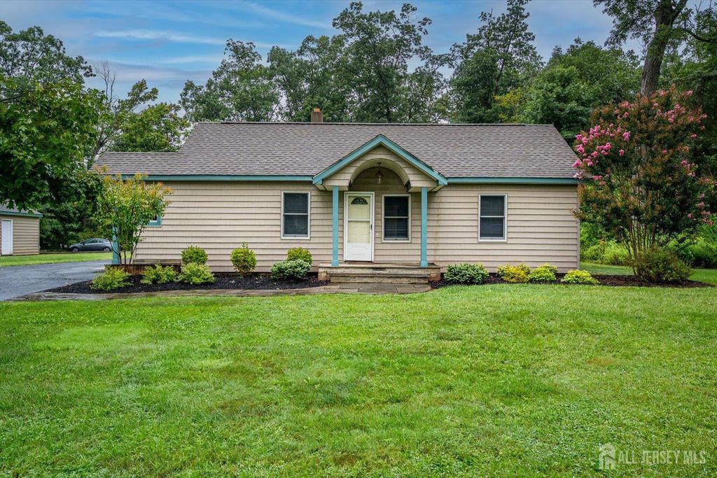 122 Cortelyous Lane, Franklin, NJ 08873