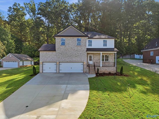 105 Amber Way, Decatur, AL 35603