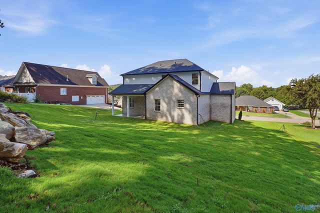 105 Amber Way, Decatur, AL 35603