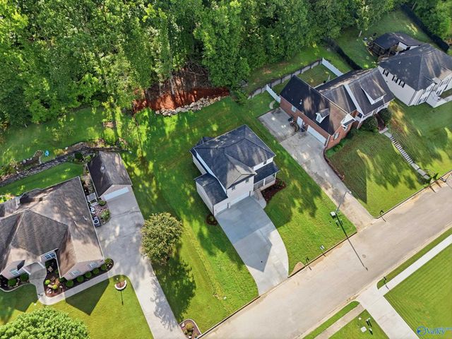 105 Amber Way, Decatur, AL 35603