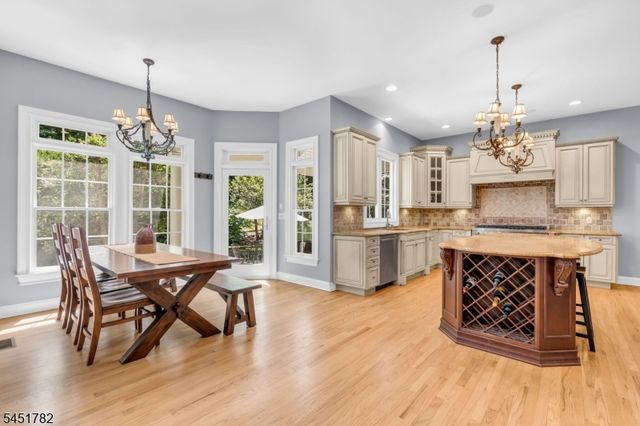 49 Parker Rd, Chester Twp., NJ 07930