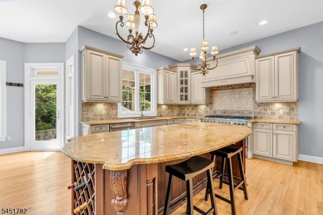 49 Parker Rd, Chester Twp., NJ 07930