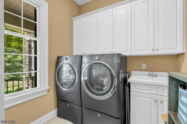 49 Parker Rd, Chester Twp., NJ 07930