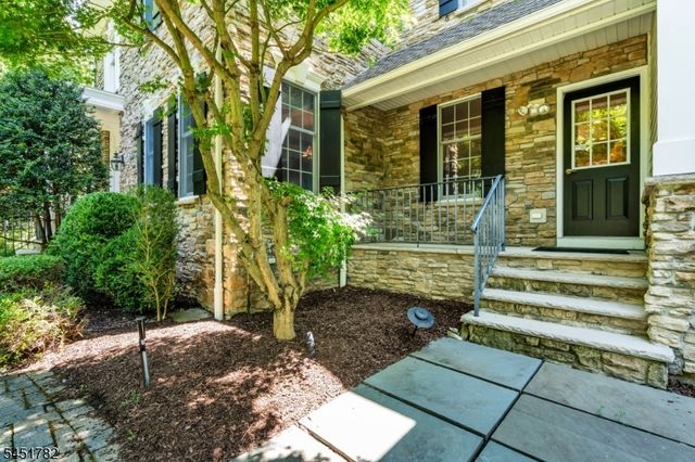 49 Parker Rd, Chester Twp., NJ 07930