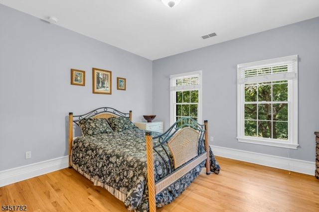 49 Parker Rd, Chester Twp., NJ 07930