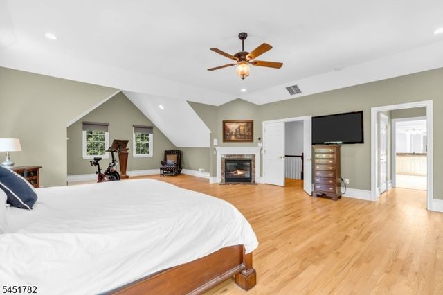 49 Parker Rd, Chester Twp., NJ 07930