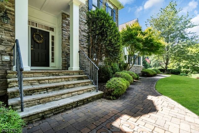 49 Parker Rd, Chester Twp., NJ 07930