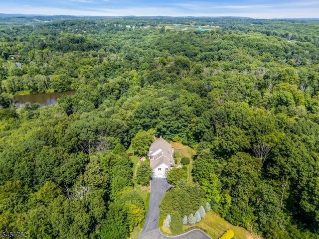 49 Parker Rd, Chester Twp., NJ 07930