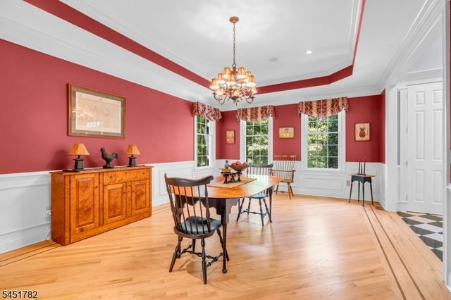 49 Parker Rd, Chester Twp., NJ 07930