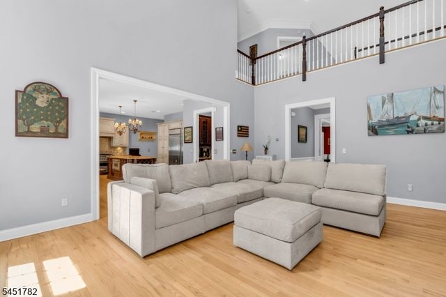 49 Parker Rd, Chester Twp., NJ 07930