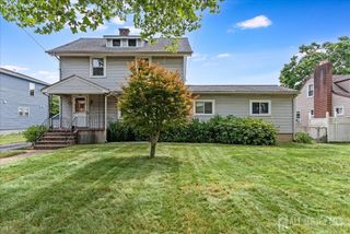 425 N New Market Road, Piscataway, NJ 08854