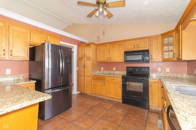 166 W Woodland Drive, Pendleton, IN 46064