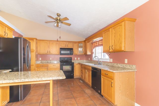 166 W Woodland Drive, Pendleton, IN 46064