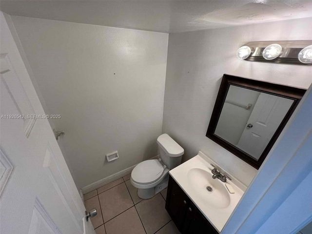 3257 NE 13th St 302, Pompano Beach, FL 33062