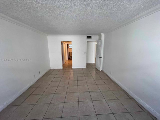 3257 NE 13th St 302, Pompano Beach, FL 33062