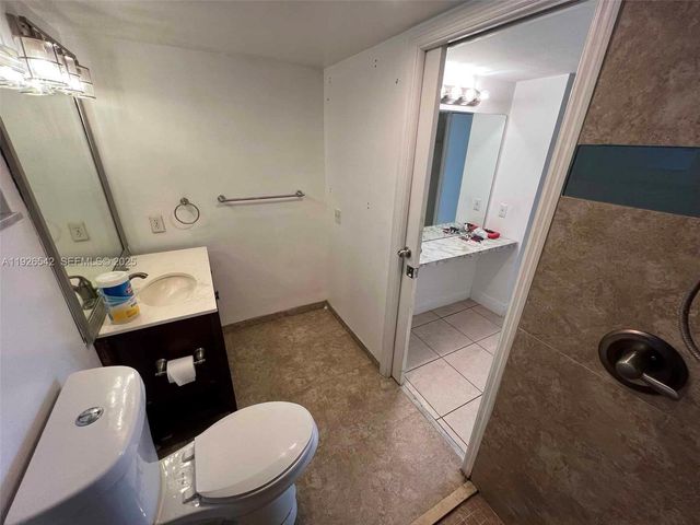 3257 NE 13th St 302, Pompano Beach, FL 33062