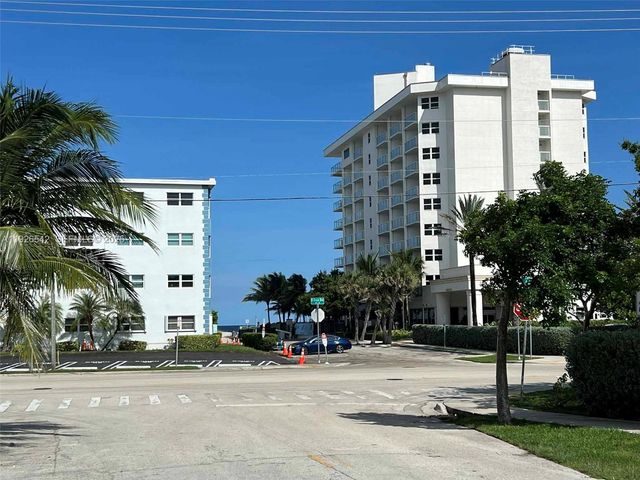 3257 NE 13th St 302, Pompano Beach, FL 33062