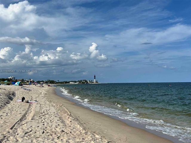 3257 NE 13th St 302, Pompano Beach, FL 33062