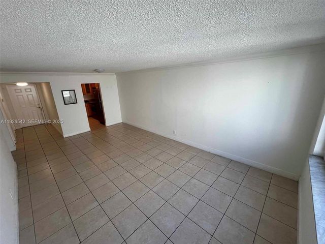 3257 NE 13th St 302, Pompano Beach, FL 33062