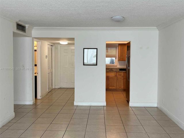 3257 NE 13th St 302, Pompano Beach, FL 33062