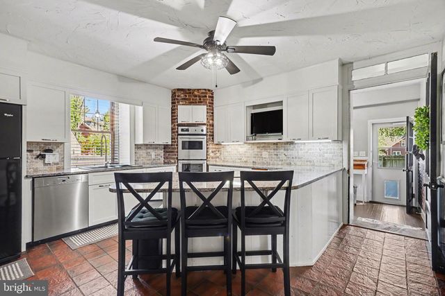 1203 DIAMOND ST, Akron, PA 17501