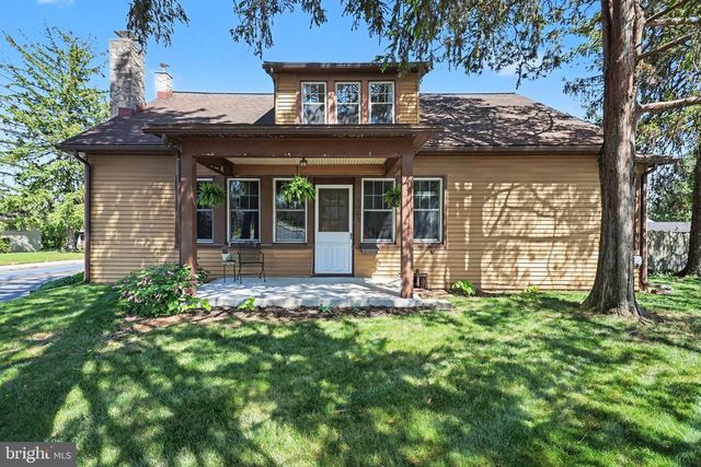 1203 DIAMOND ST, Akron, PA 17501