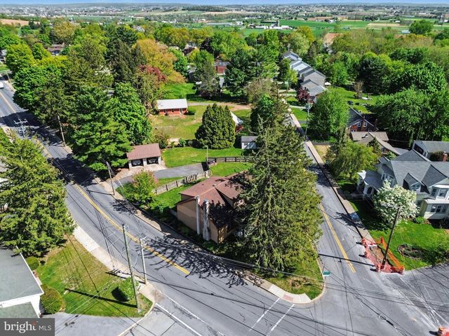 1203 DIAMOND ST, Akron, PA 17501