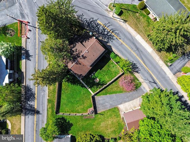 1203 DIAMOND ST, Akron, PA 17501