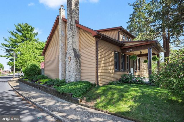 1203 DIAMOND ST, Akron, PA 17501