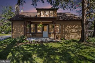 1203 DIAMOND ST, Akron, PA 17501