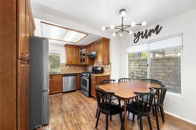 28205 Stonington Lane, Saugus, CA 91350